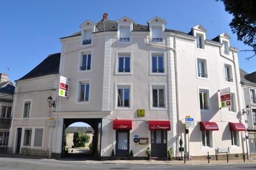 Logis Le Bretagne Sillé-le-Guillaume Exterior foto